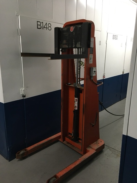 Presto Lifts Straddle Stacker B862-MOD #209 photo 2